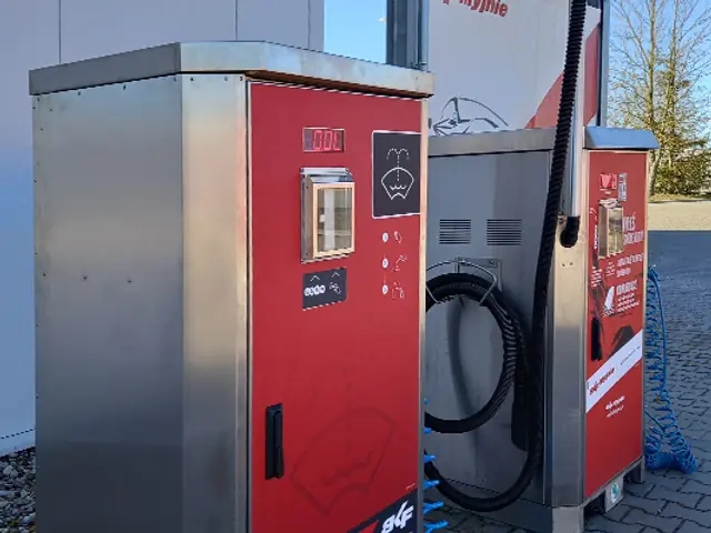 Washer fluid distributor