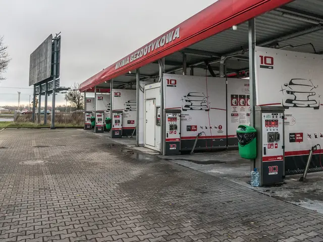 Six-bay BKF touchless car wash on Gdańska Street in Szczecin
