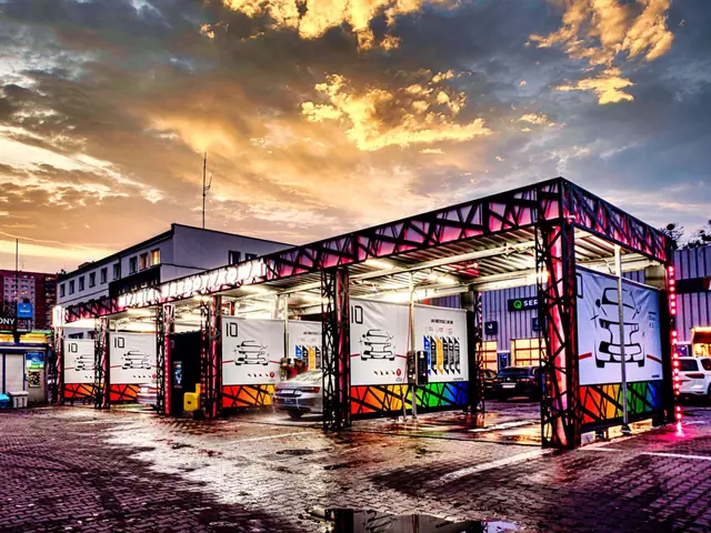 Modernised container touchless car wash with a Lumi construction
