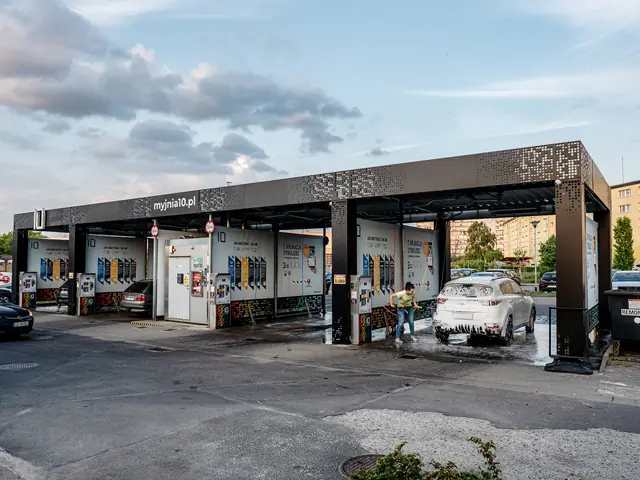 BKF touchless car wash Szczecin, Jasna Street – washing with active foam